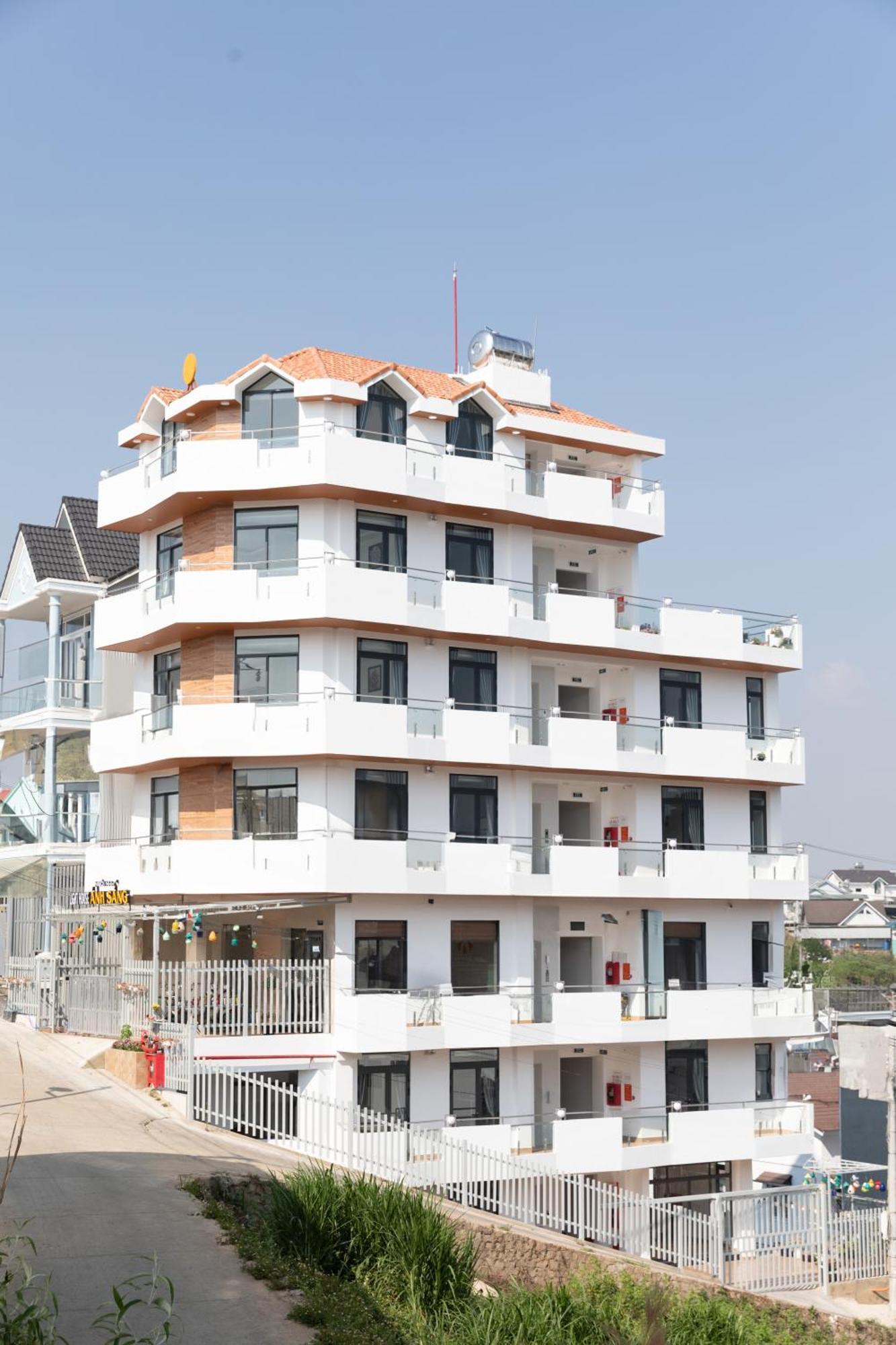 Khach San Anh Sang - Light House Hotel ดาลัด ภายนอก รูปภาพ