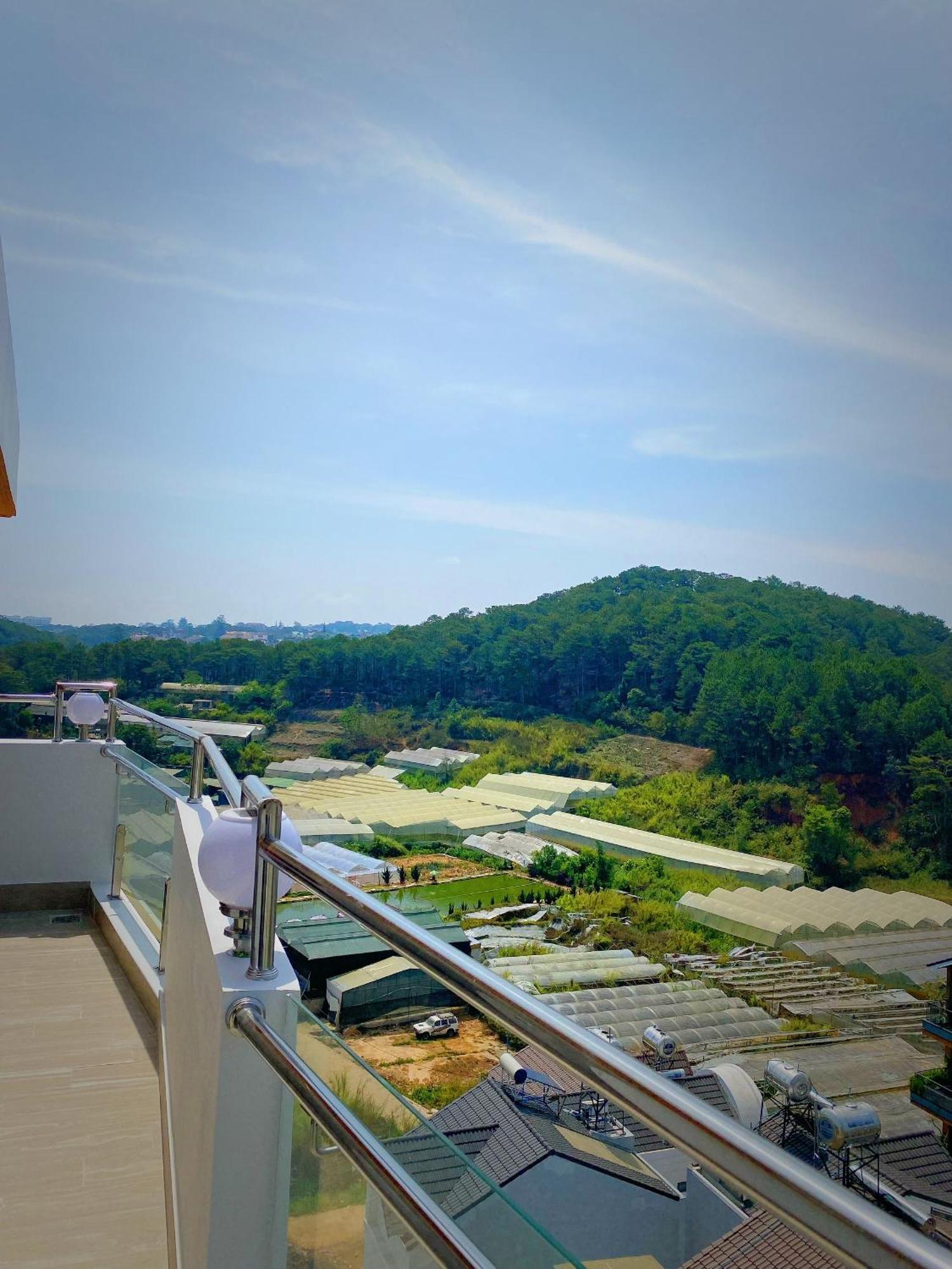 Khach San Anh Sang - Light House Hotel ดาลัด ภายนอก รูปภาพ